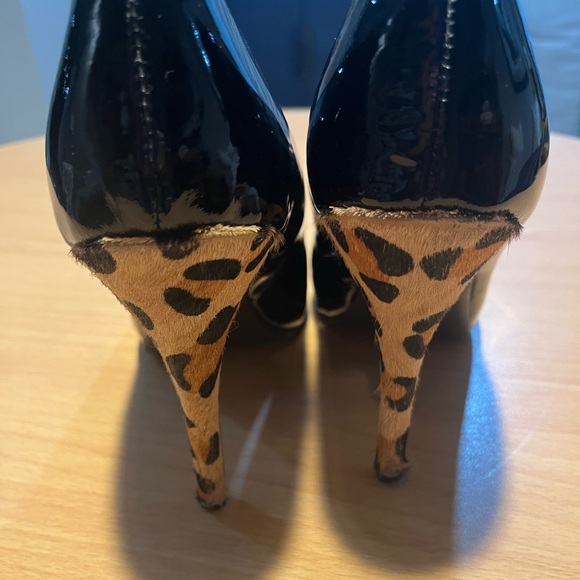Steve Madden Black Patent Leather Peep Toe Heels with Animal Print Heel - Picture 13 of 16